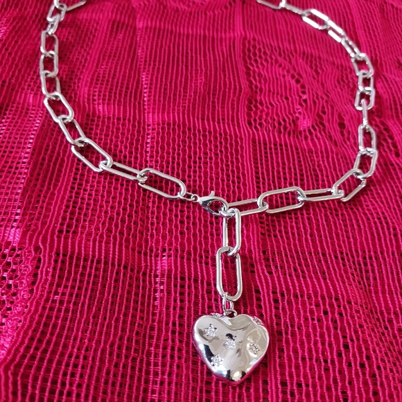 Chain Link Heart Necklace - Picture 6 of 11